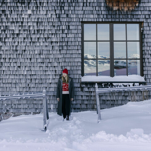 Winterwandern Berghütte Winter Close Up Tradition (c) Kitzbühel Tourismus Berghütten in Kitzbühel
