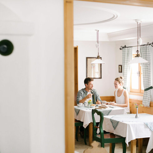 Kulinarik Gasthaus Kitzbuehel Brotzeit (c) Kitzbuehel Tourismus (13) Pensionen in Kitzbühel