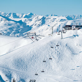 Skifahren im Winter in Kitzbühel