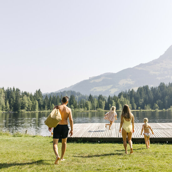 Schwimmen im Schwarzsee in Kitzbühel