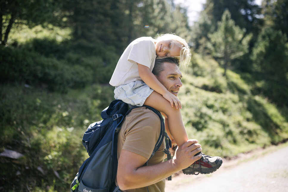 Familie erlebt ein Abenteuer am Hahnenkamm
