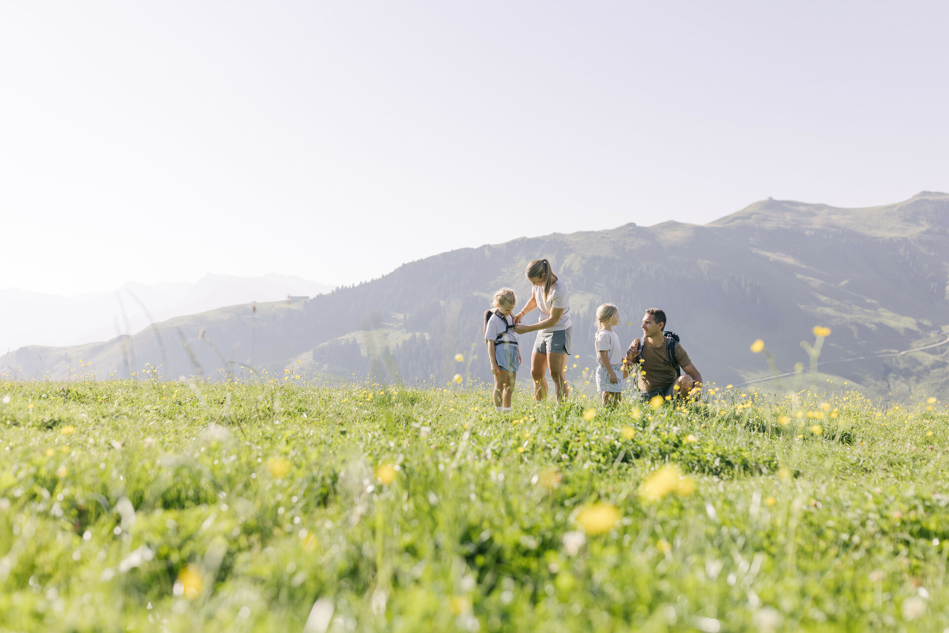 Wandern am Hahnenkamm - ganzjährige Familienaktivitäten in Kitzbühel