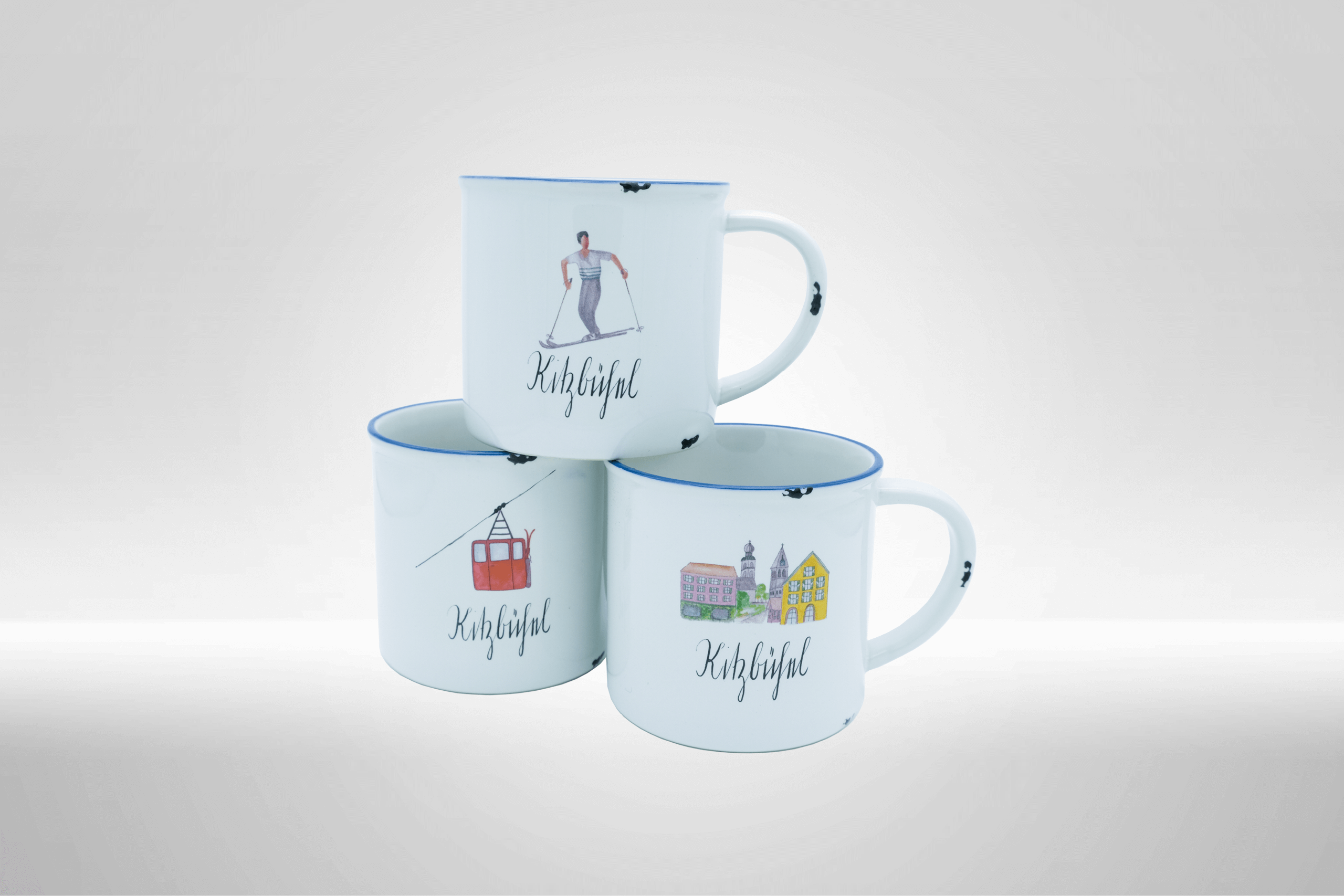 Ein weißer Flurbereich mit einer offenen Garderobe, Kissen und einem kleinen schwarzen Schild